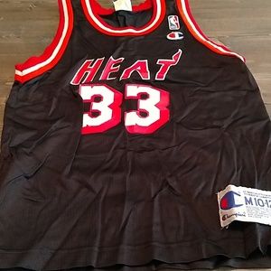 Retro Alonso Mourning basketball jersey